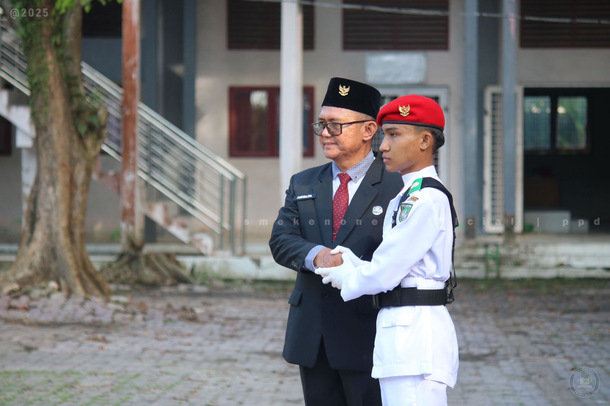 Pengeibaran bendera 18